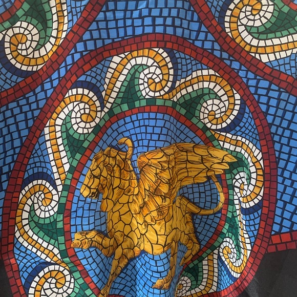 Vintage Gallery Lion Jacket - Picture 6 of 9